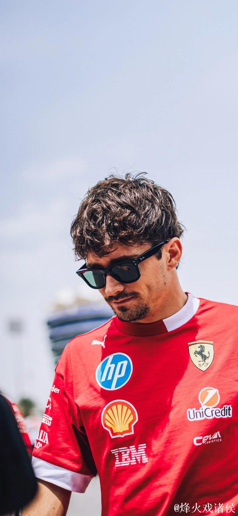 F1巴林站排位赛：皮亚斯特里摘得杆位，拉塞尔与安东内利受罚